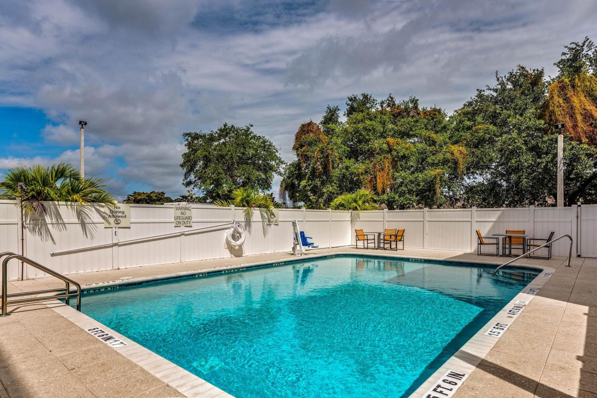 Holiday Inn Express & Suites Boynton Beach West By Ihg المظهر الخارجي الصورة