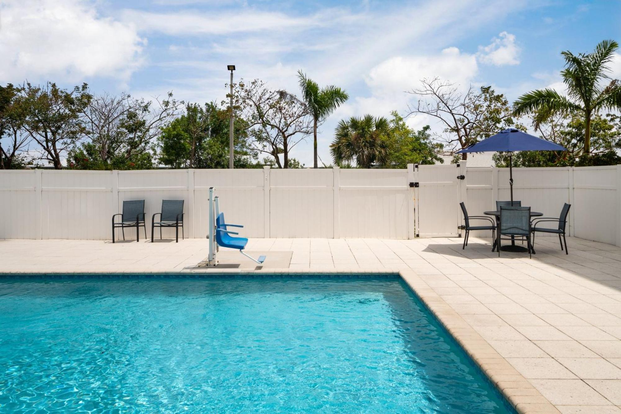 Holiday Inn Express & Suites Boynton Beach West By Ihg المظهر الخارجي الصورة