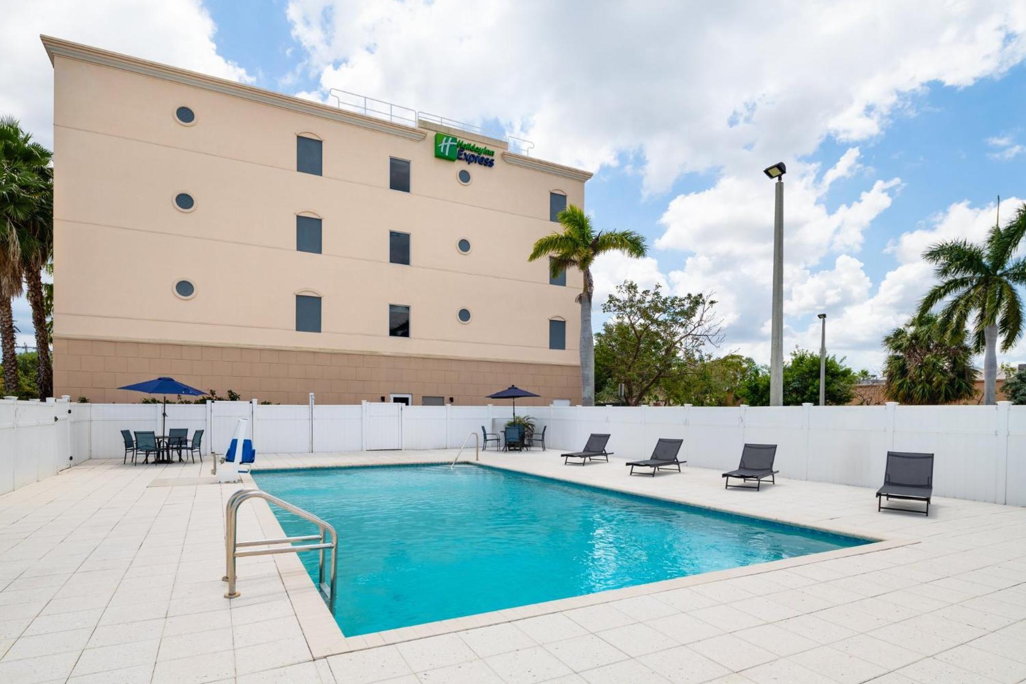Holiday Inn Express & Suites Boynton Beach West By Ihg المظهر الخارجي الصورة